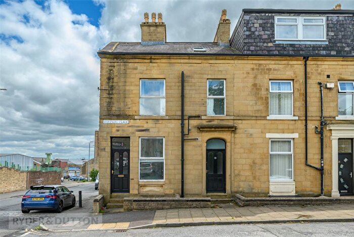3 Bedroom End Terrace House For Sale In Hampden Place, Halifax, West Yorkshire, HX1