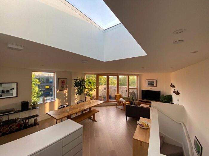 3 Bedroom Apartment For Sale In Peckham Road, London, SE15