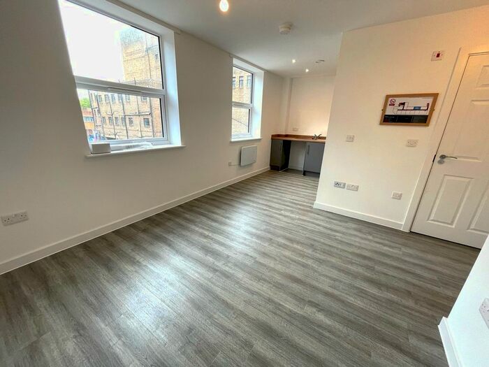 1 Bedroom Flat To Rent In Tower Street, Taunton, TA1