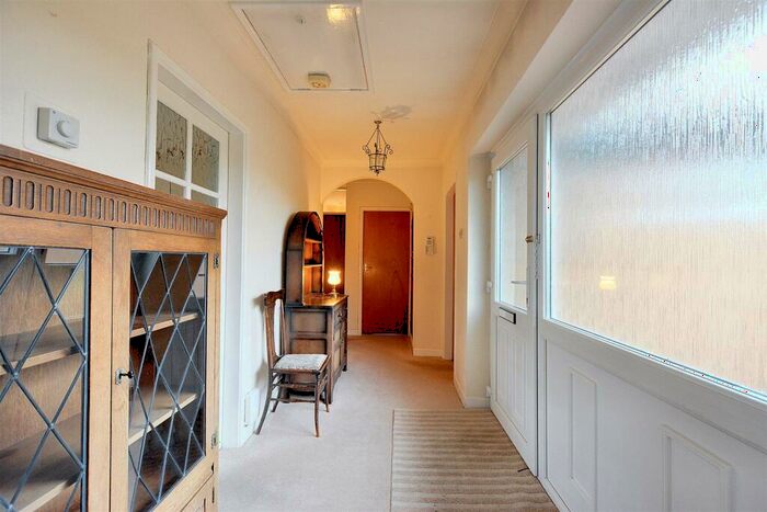 2 Bedroom Bungalow For Sale In Birdsall Avenue, Wollaton Village, Nottingham, NG8