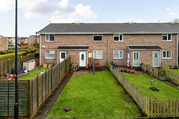 1 Bedroom Flat For Sale In New Park Walk, Farsley, Pudsey, Uk, LS28