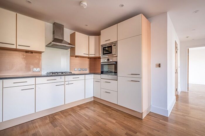 2 Bedroom Flat To Rent In Dryburgh Road, London, SW15