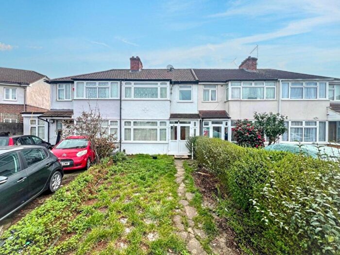 3 Bedroom Terraced House For Sale In De Havilland Road, Edgware, HA8