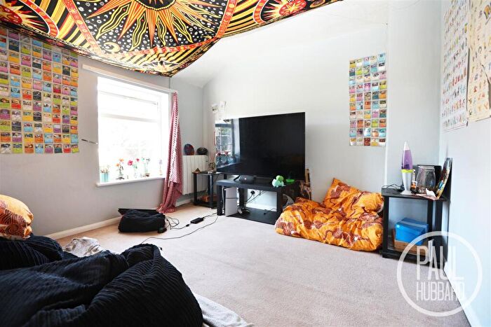 2 Bedroom Cottage To Rent In Union Place, Kirkley, NR33