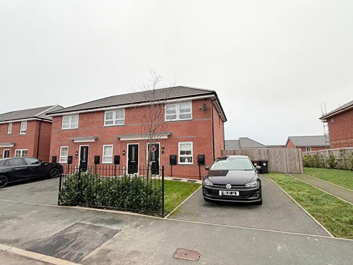 2 Bedroom End Terrace House To Rent In Ludworth Close Hyde Hyde, SK14