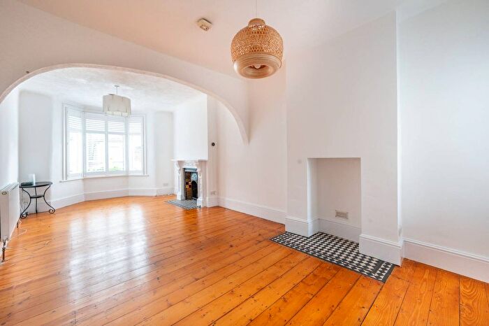 3 Bedroom Property For Sale In Morley Road, Plaistow, London, E15