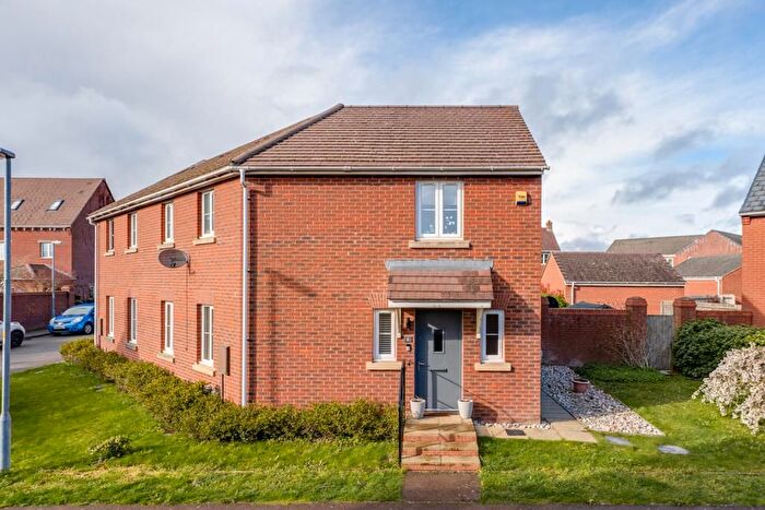 3 Bedroom Property For Sale In , Oakwood Close, Desborough, NN14