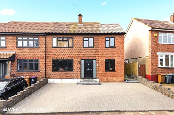 4 Bedroom Semi-Detached House For Sale In Horrocks Close, Ware, SG12