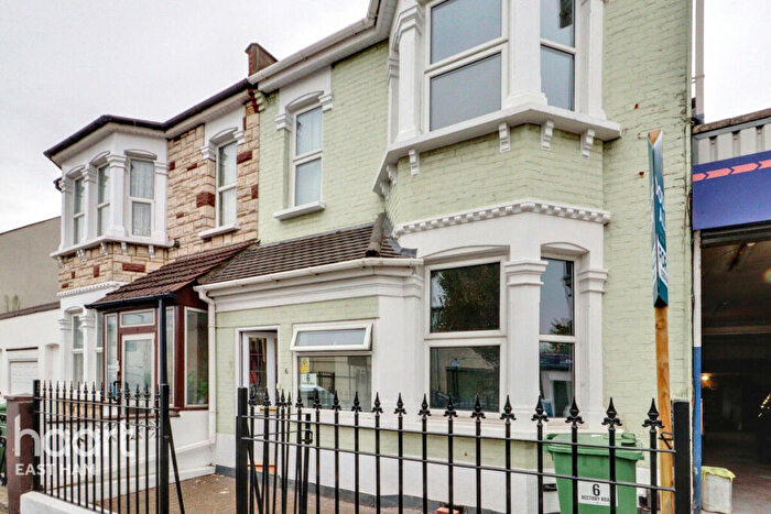 3 Bedroom Terraced House For Sale In Rectory Road, London, E12
