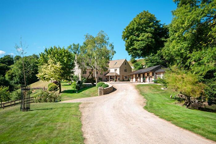 6 Bedroom Country House For Sale In Middle Lypiatt, Gloucestershire, GL6