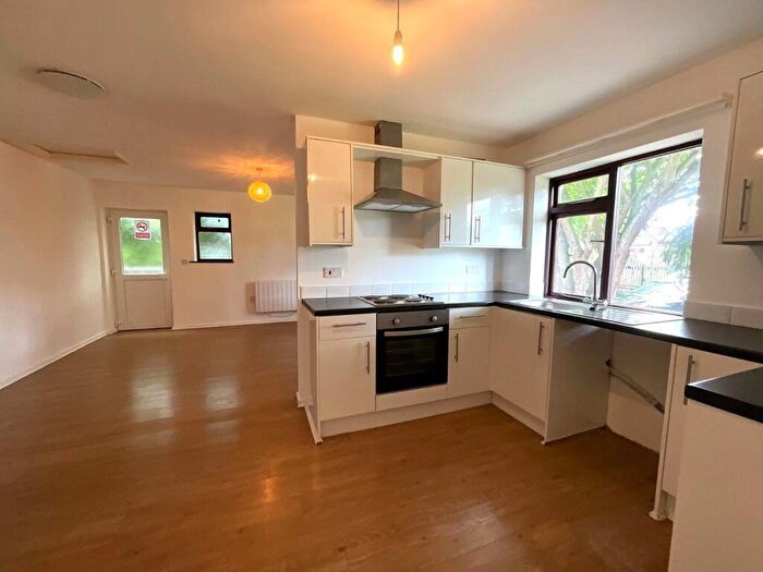 1 Bedroom Flat To Rent In Flat, Avenue Road, DN2