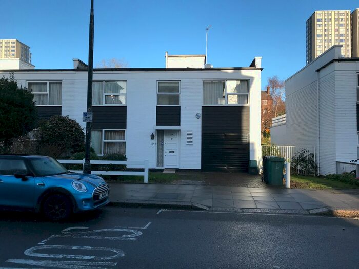 3 Bedroom Town House To Rent In King Henrys Road, Primrose Hill, NW3