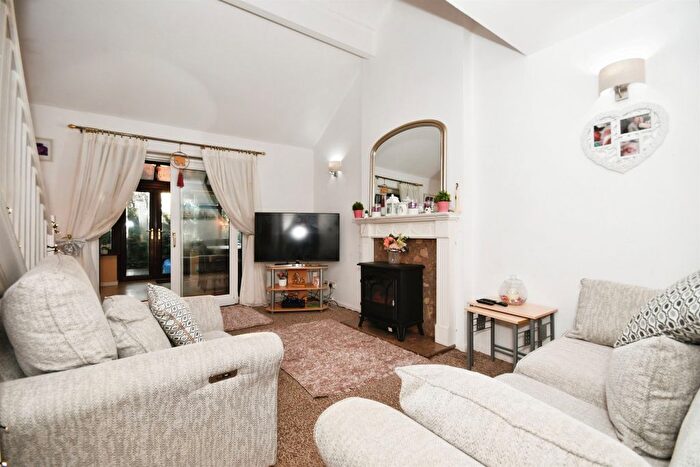 2 Bedroom Terraced House For Sale In Woodspring Court, Sheffield, S4