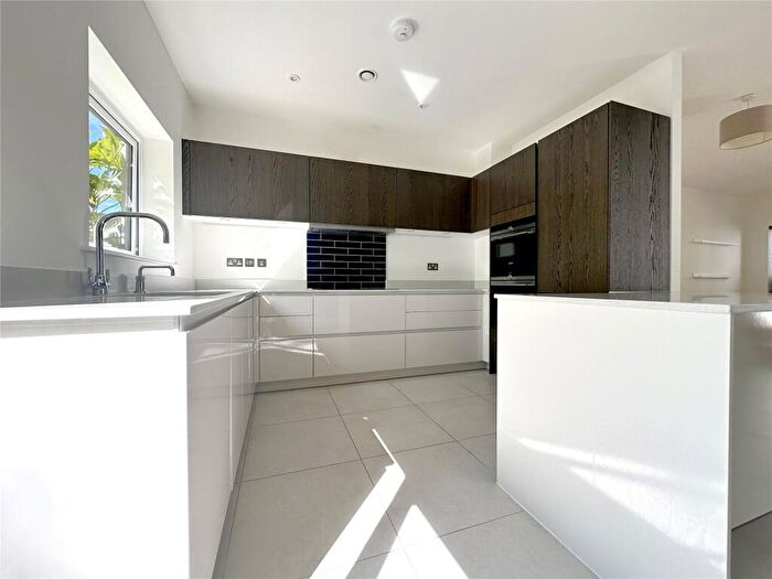 3 Bedroom Semi-Detached House To Rent In Topsham, Exeter, EX3