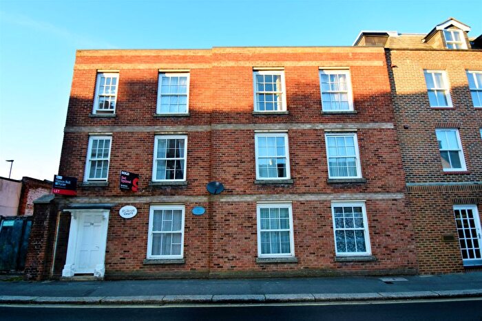 Studio To Rent In Lugley Street, Newport, PO30