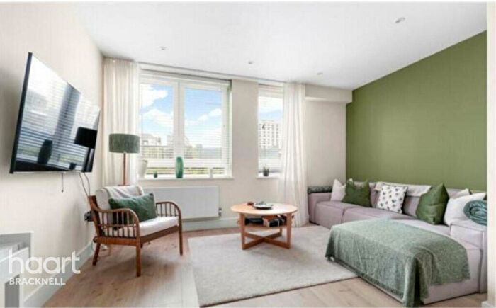 2 Bedroom Apartment To Rent In High Street, Bracknell, RG12