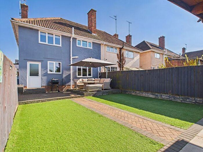 3 Bedroom Semi-Detached House For Sale In Conway Road, Bury St Edmunds, IP32