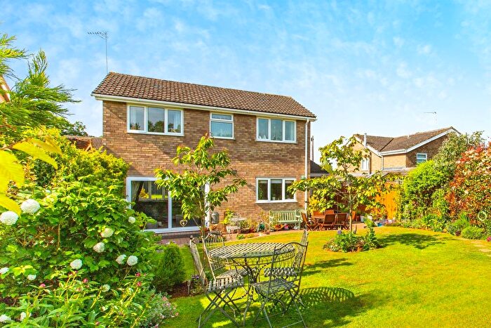 4 Bedroom Detached House For Sale In Swan Avenue, Brigstock, Kettering, NN14