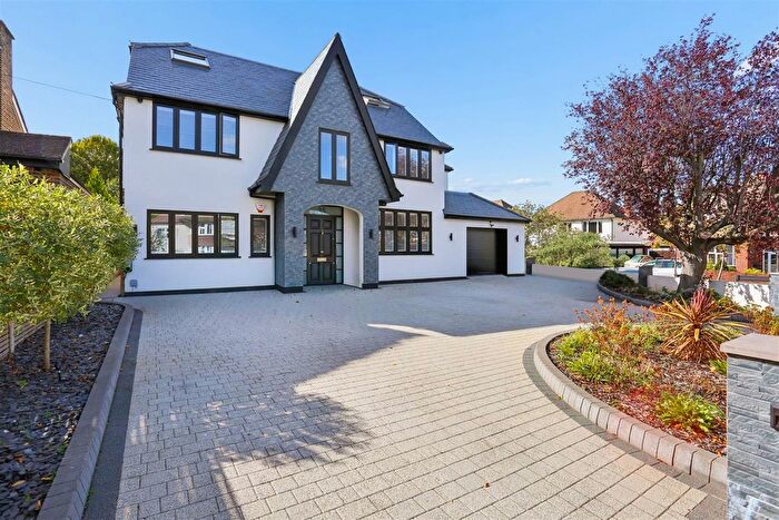 7 Bedroom Property For Sale In Castlemaine Avenue, Ewell, KT17