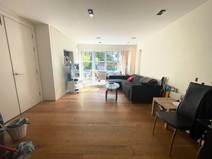 4 Bedroom Mews To Rent In Kay Street, London, E2