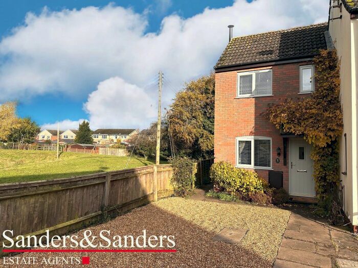 1 Bedroom Terraced House To Rent In Willow Close, Alcester, B49
