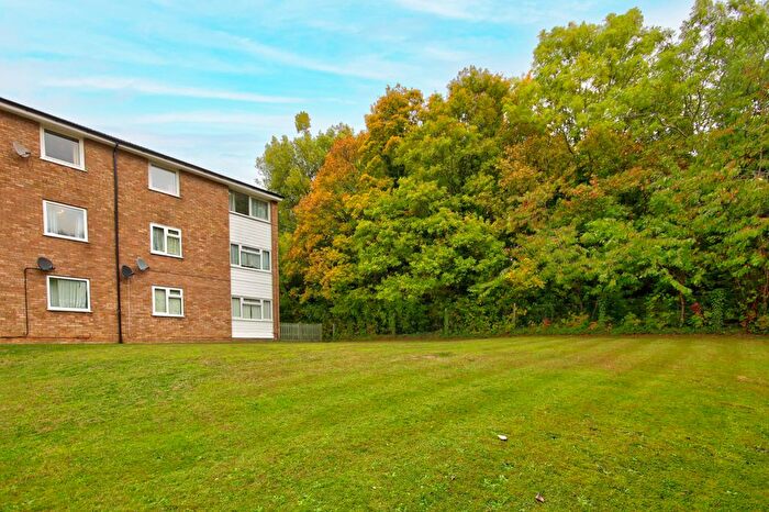 2 Bedroom Flat For Sale In Peregrine Close, Watford, WD25