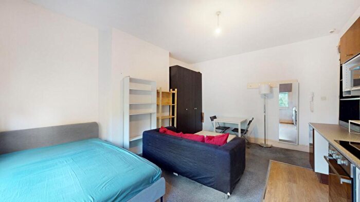 Studio To Rent In Goldhurst Terrace, South Hampstead, (Heating And Hot Water Included), NW6