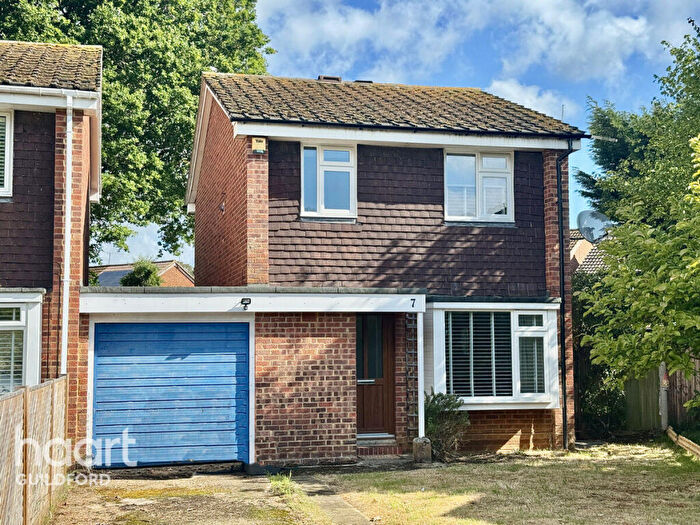3 Bedroom Link Detached House For Sale In Rosewarne Close, Woking, GU21