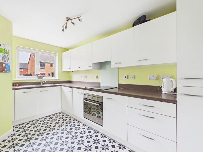 3 Bedroom End Of Terrace House For Sale In Tendley Avenue, Hull, HU3