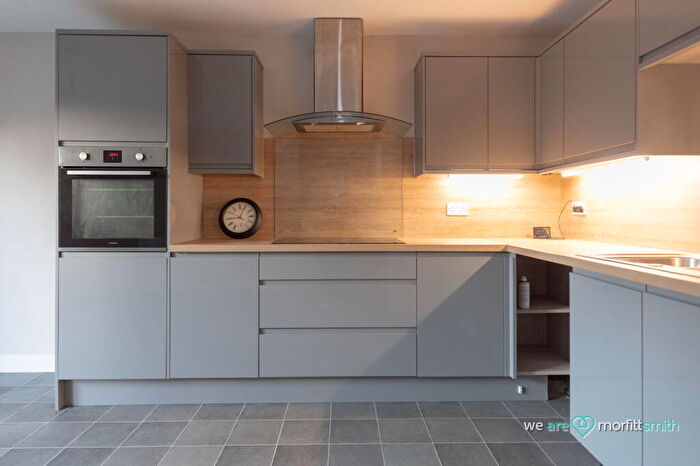 3 Bedroom End Of Terrace House For Sale In Stannington Road, Sheffield, S6