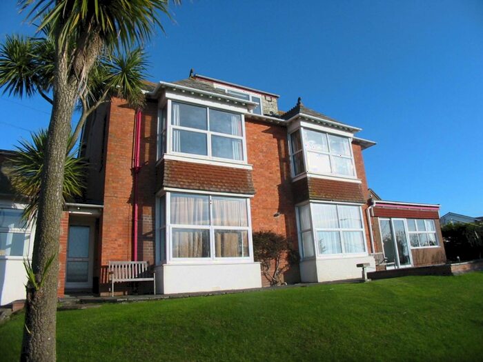 2 Bedroom Flat To Rent In Bencoolen Road, Bude, EX23