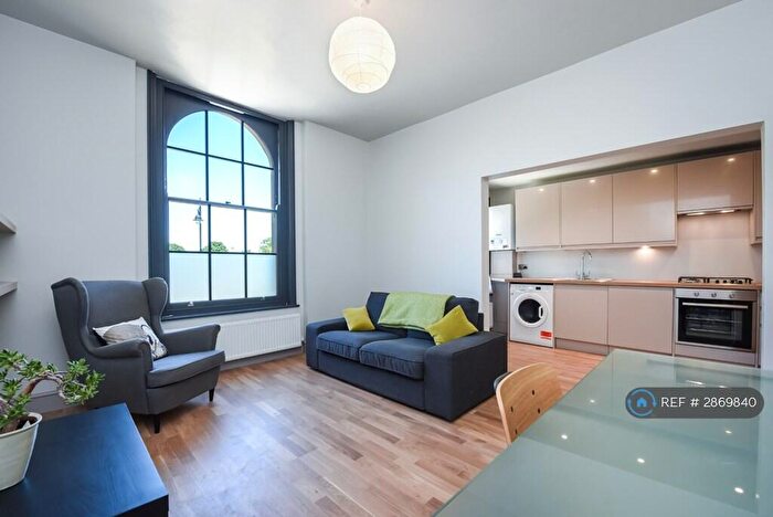 2 Bedroom Semi Detached House To Rent In Nunhead Lane, London, SE15