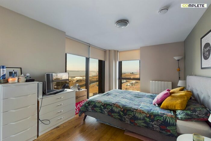 1 Bedroom Flat To Rent In Quay Central, Jessie Hartley Way, Liverpool, L3