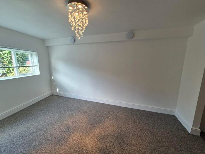 Studio To Rent In Boscombe Spa Road, Bournemouth, Dorset, BH5
