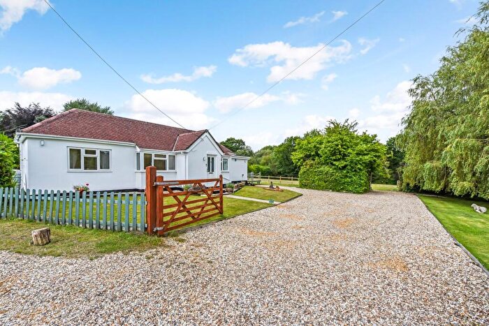 3 Bedroom Detached Bungalow For Sale In Main Road, Dibden, Southampton, SO45