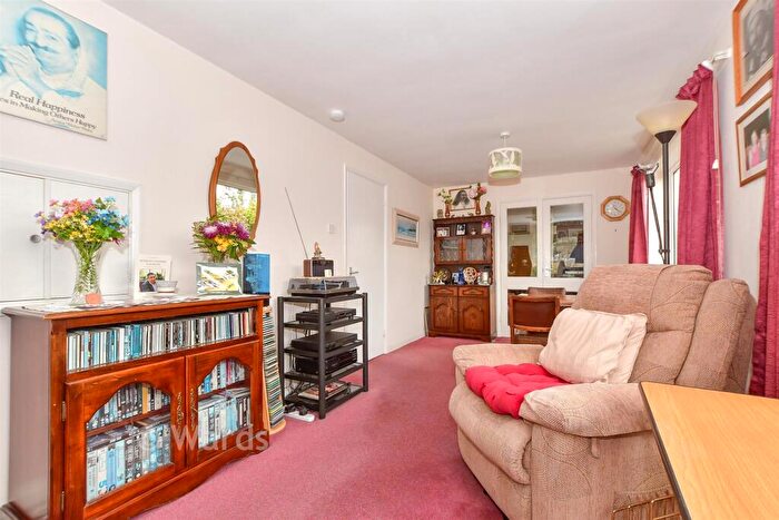 3 Bedroom Detached Bungalow For Sale In New House Lane, Canterbury, Kent, CT4