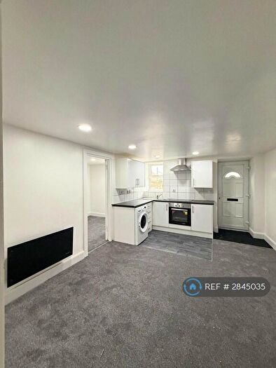 1 Bedroom Flat To Rent In Littlemoor Road, Pudsey, LS28