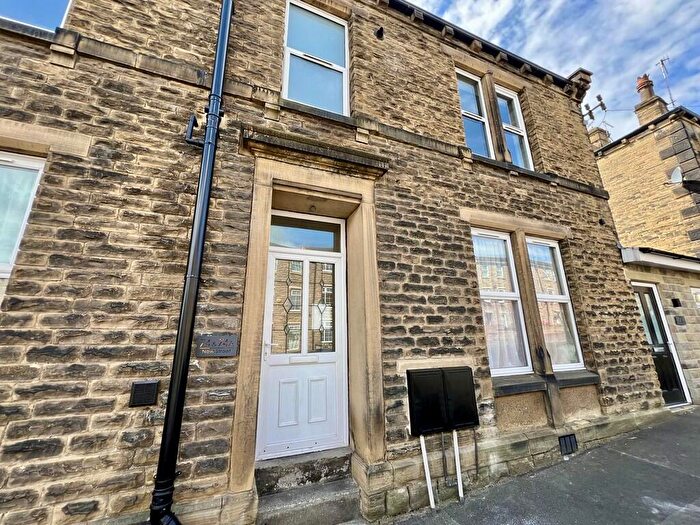 2 Bedroom Apartment To Rent In New Street, Idle, BD10