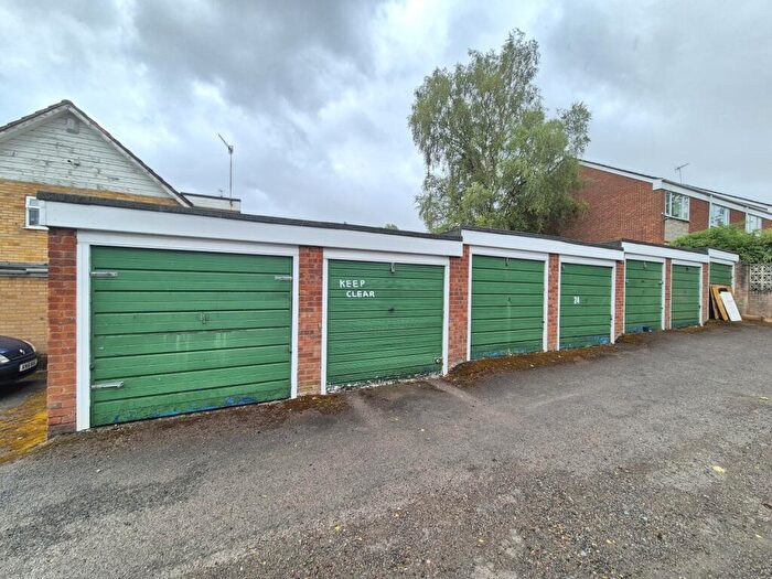 Garage / Parking To Rent In Pippin Ave, Haleoswen, B63