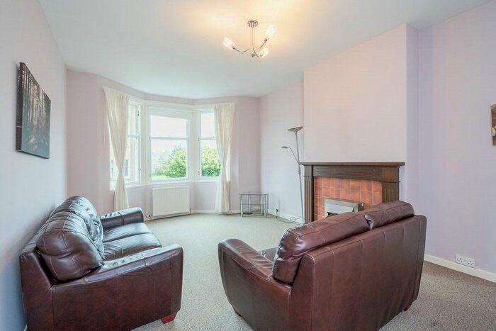 2 Bedroom Flat To Rent In Comely Bank Grove, Edinburgh, EH4