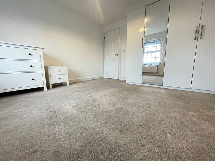 4 Bedroom Semi-Detached House To Rent In Rossway Drive, Bushey, WD23