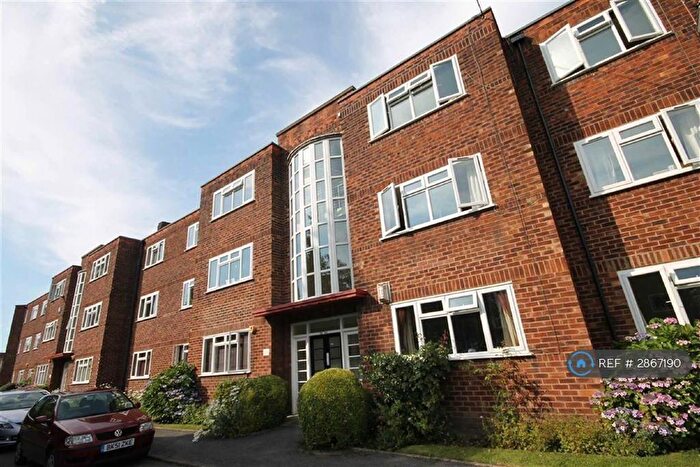 2 Bedroom Flat To Rent In Ballbrook Court, Manchester, M20