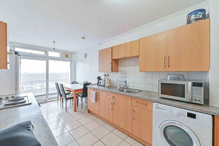 2 Bedroom Flat For Sale In Grantham Road, Brixton, London, SW9