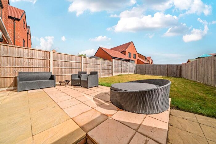 3 Bedroom Town House For Sale In Chalk Way, Drayton, PO6