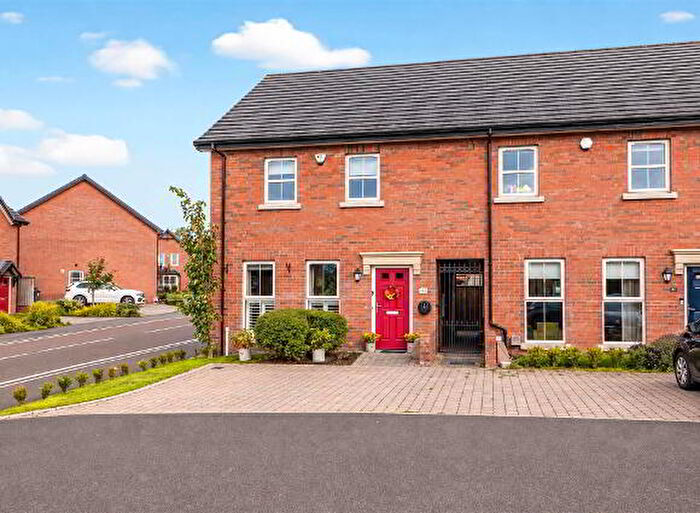 3 Bedroom End TownHouse For Sale In Meadow Crescent, Lisburn, BT28