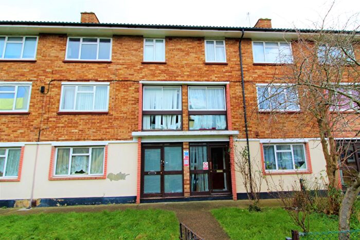 3 Bedroom Maisonette For Sale In Laurel Lane, West Drayton, UB7