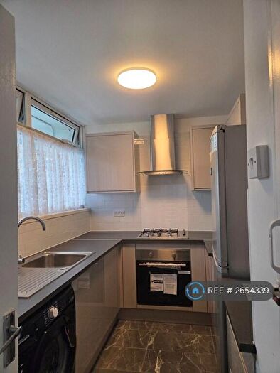 2 Bedroom Flat To Rent In Dundas House, London, E2