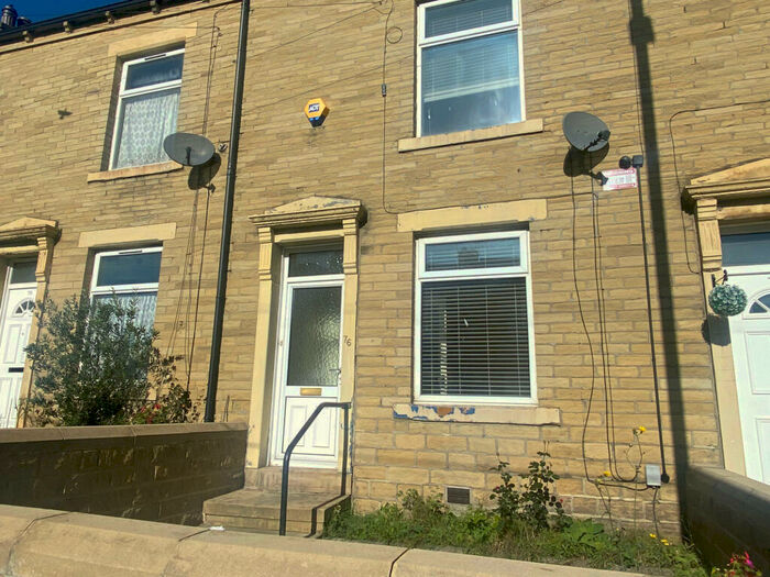 3 Bedroom Terraced House To Rent In Marsh Street, Bradford, West Yorkshire, BD5