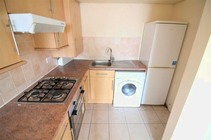 1 Bedroom Flat To Rent In Langley Road, Langley, Slough, SL3
