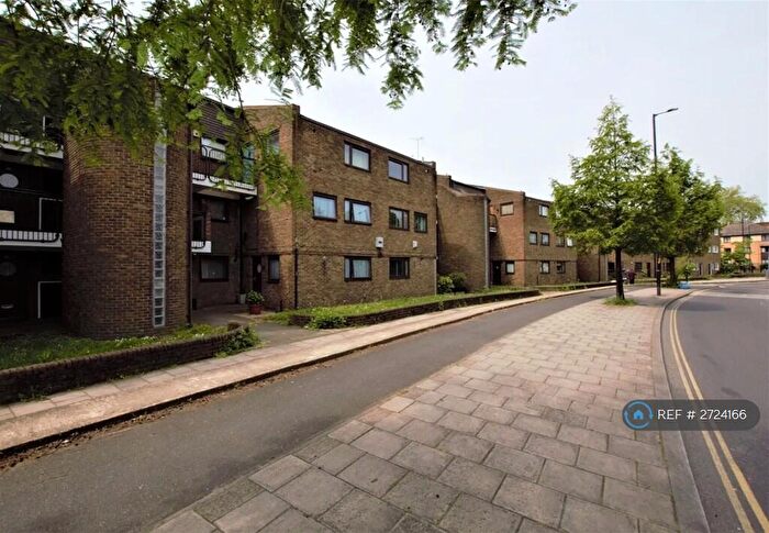 1 Bedroom Flat To Rent In Southwark Park Road, London, SE16